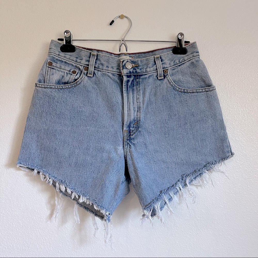 Levi’s 550 Cutoff Shorts